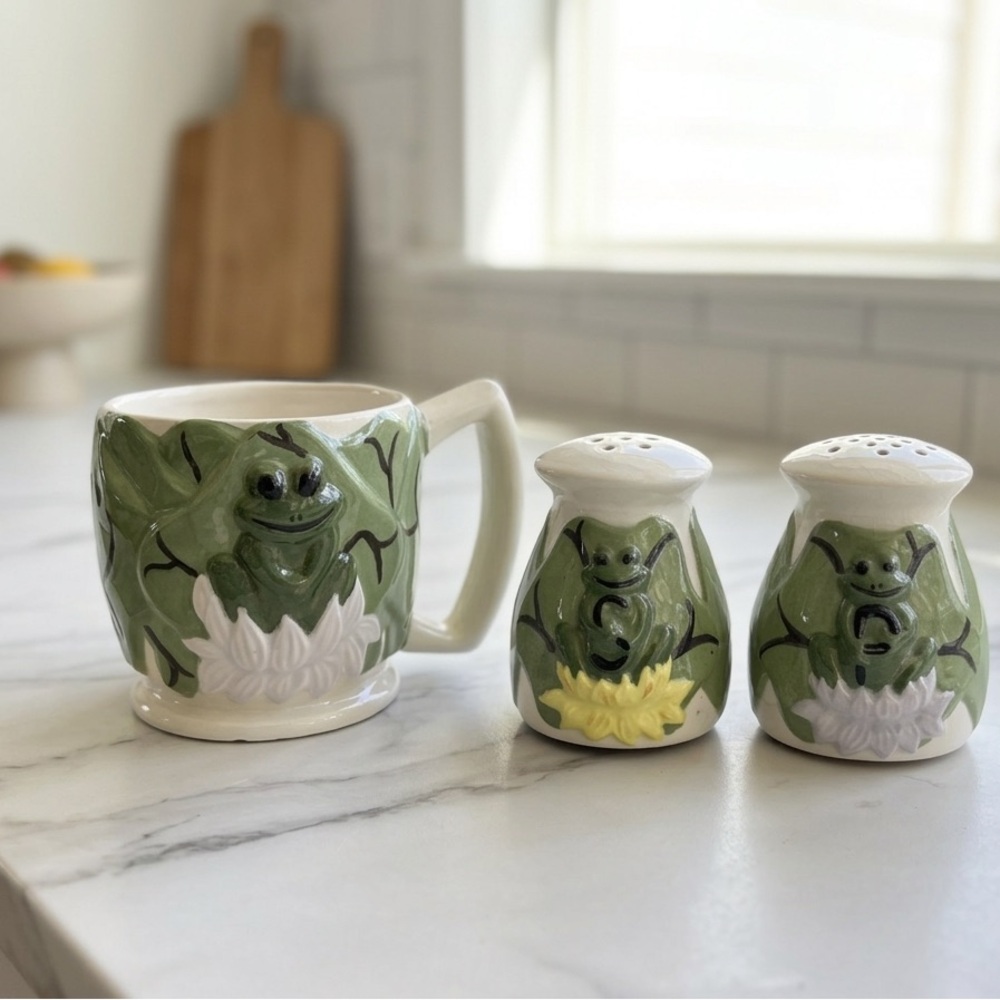 Vintage Ceramic 1980’s Kimple Mold Frog Coffee Mug & Salt and Pepper Shakers